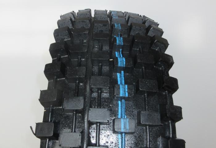 Fedima CRM Stollenreifen 21/72-15
 - 215/70R15 - 6 Reihen